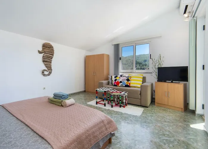 Apartments 7+
