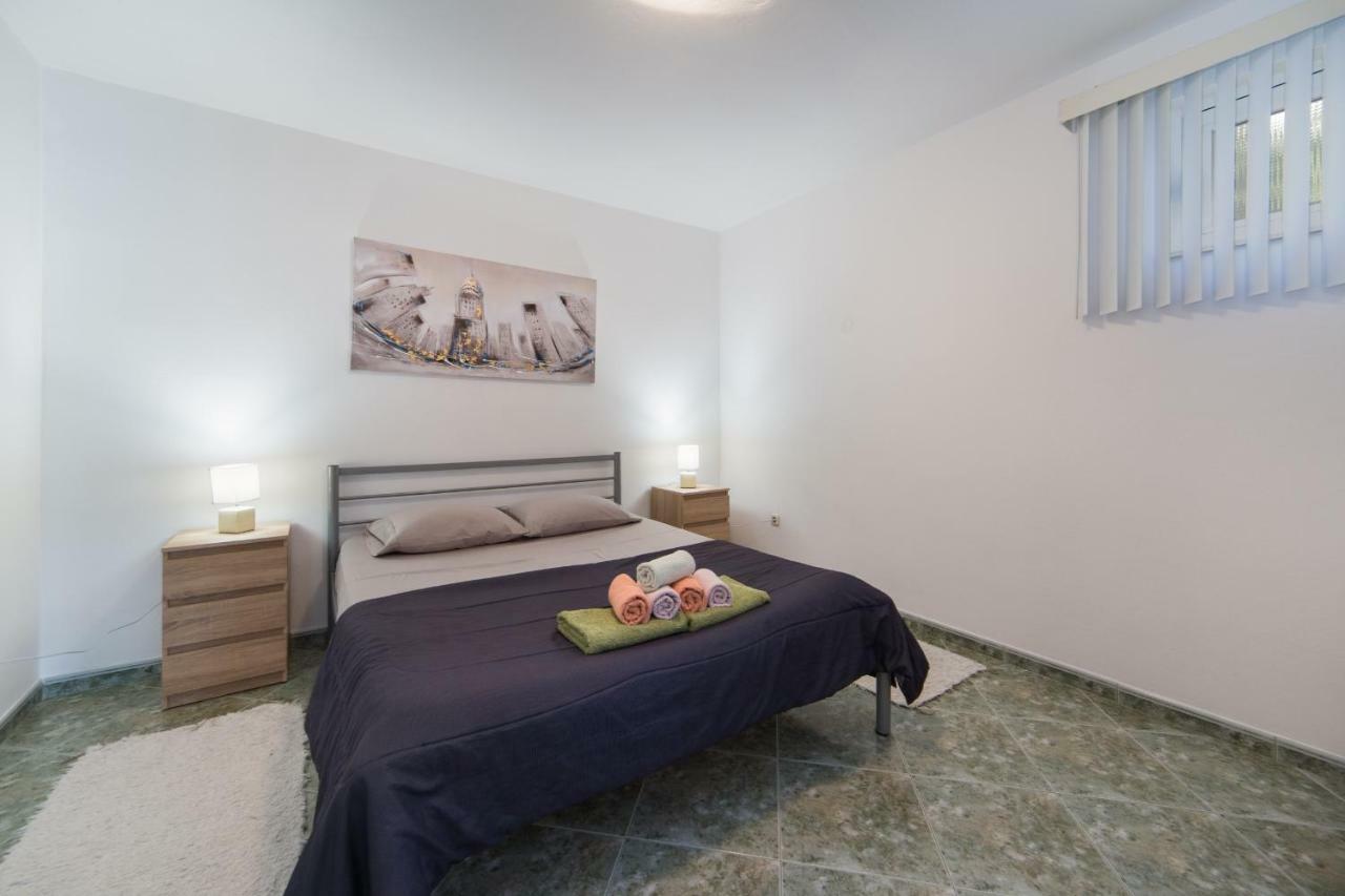 Apartment 7+